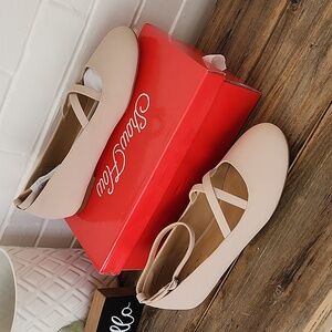 Women’s Nude Ballet Flat with Ankle Strap, 8.5